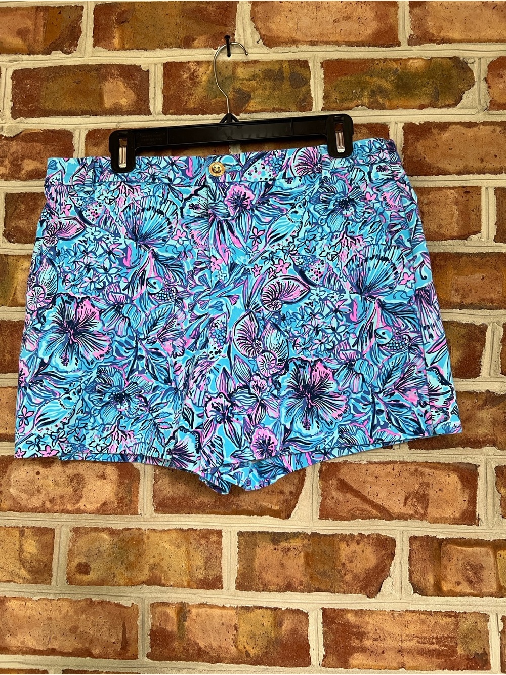 Lilly Pulitzer Gretchen high-rise shorts 
Breakwater Blue Shells N Bells. 12